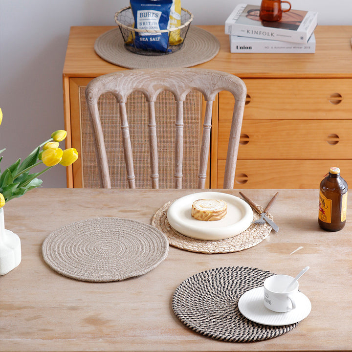 Round carpet made of braided jute with spiral structure and flat weaving Stornfield