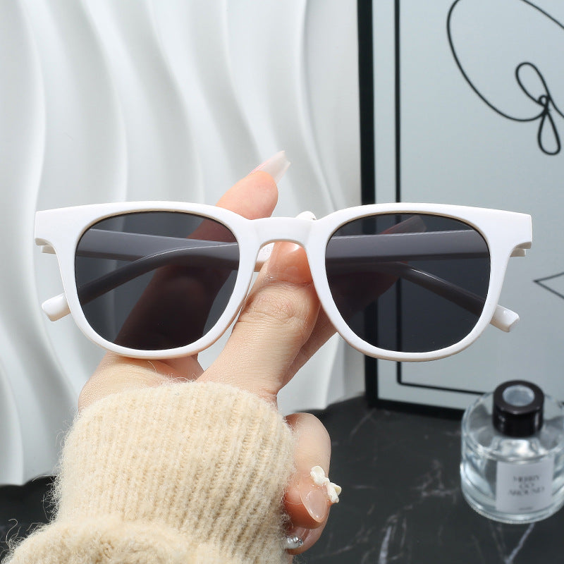 Women's fashionable cat-eye sunglasses with high-quality plastic frame Stornfield