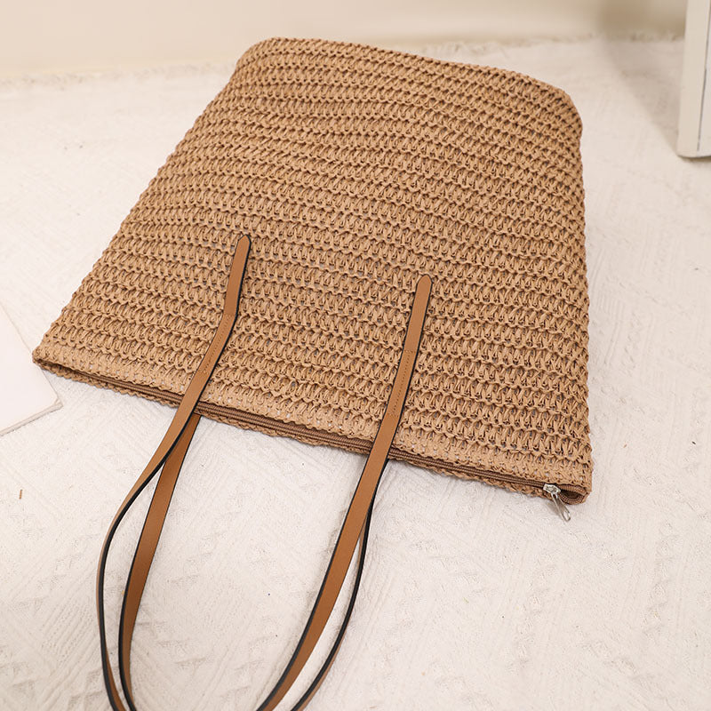 Braided shopping bag with elegant leather handles Stornfield