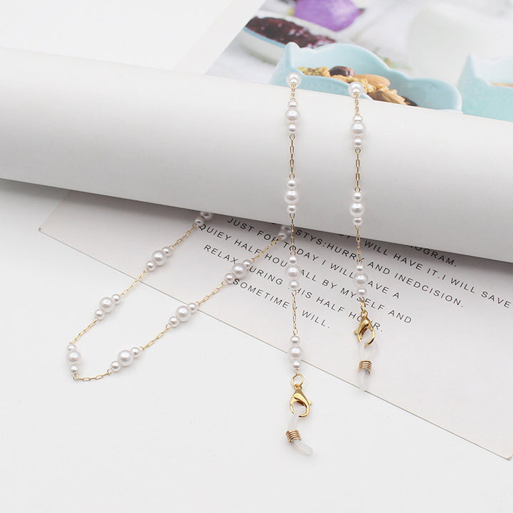 Elegant Pearl Chain Eyewear Holder Stornfield