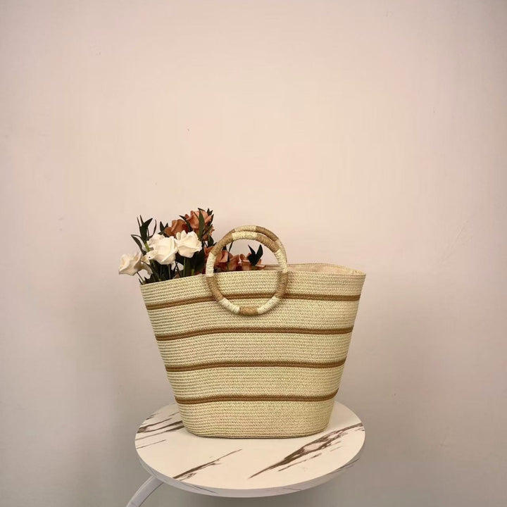 Elegant and Spacious Beach Bag Stornfield
