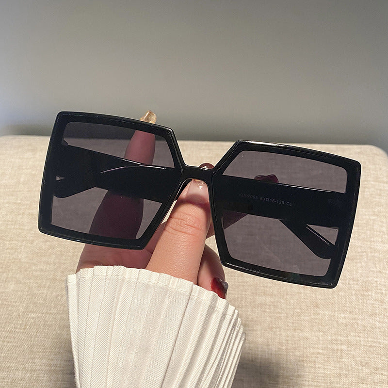 Women's square sunglasses with a sturdy frame and stylish design Stornfield