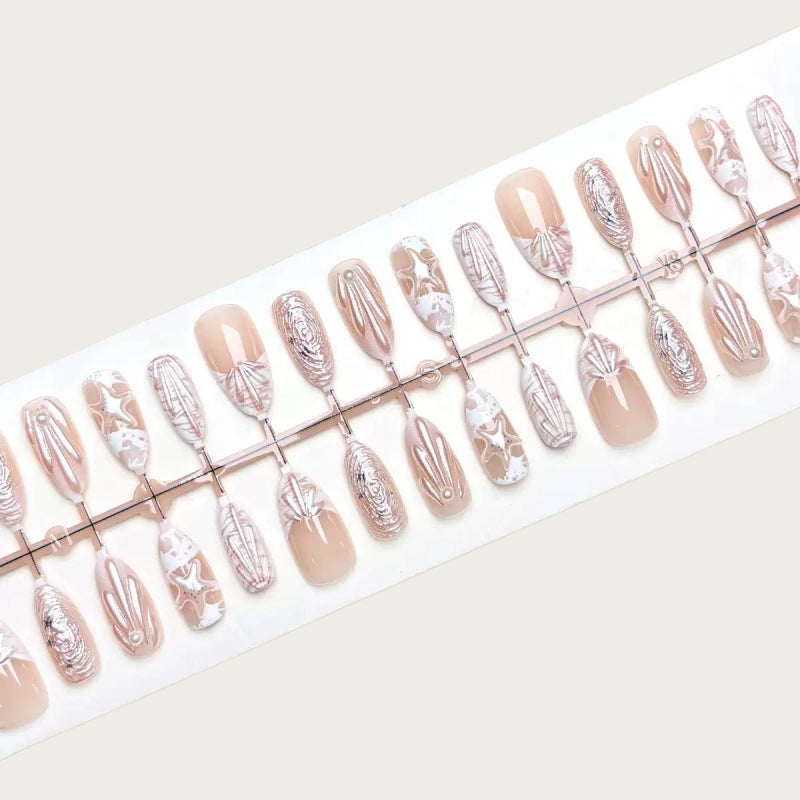 Artful Nail Design with elegant 3D motifs Stornfield