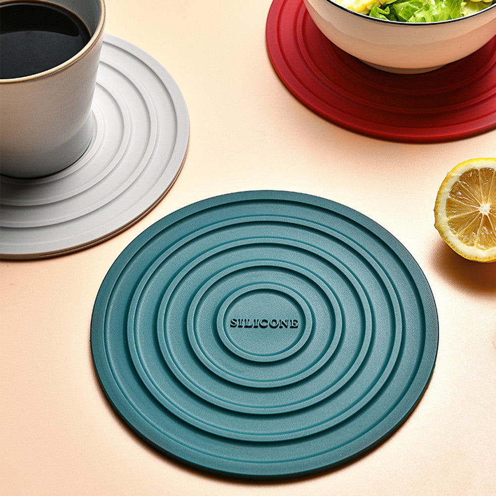 Silicone pot lid with innovative steam vent Stornfield