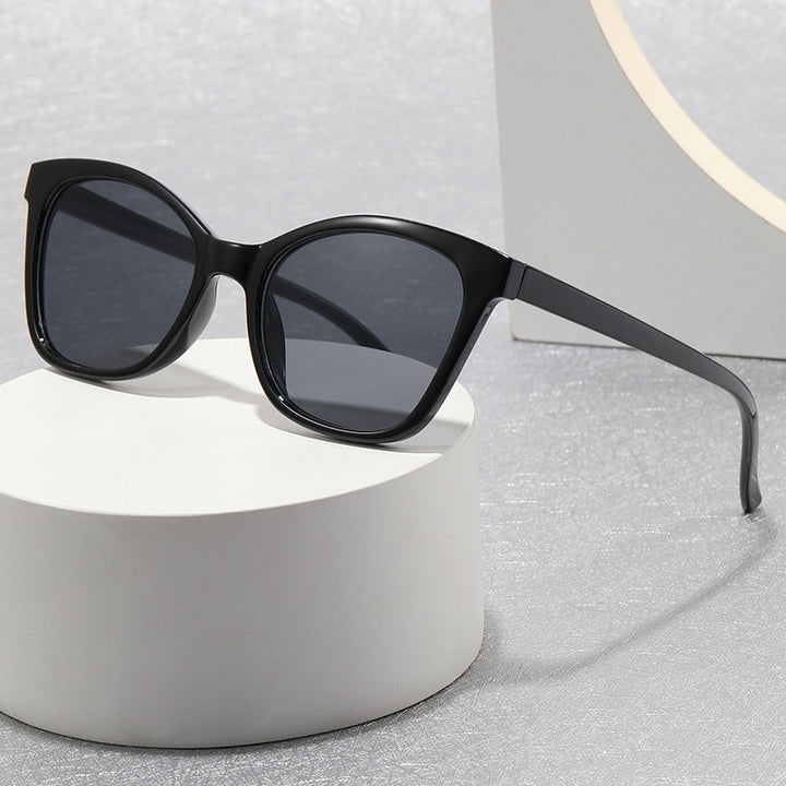 Women’s elegant sunglasses in a modern cat-eye style Stornfield