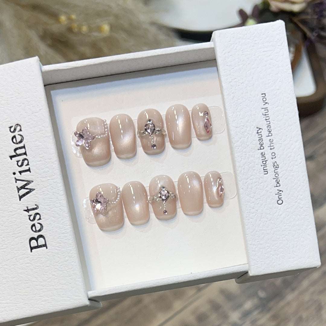 Elegant Press-On Nail Set with Floral Accents Stornfield