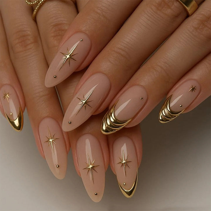 Artificial nail set with elegant golden accents and sparkling stars Stornfield