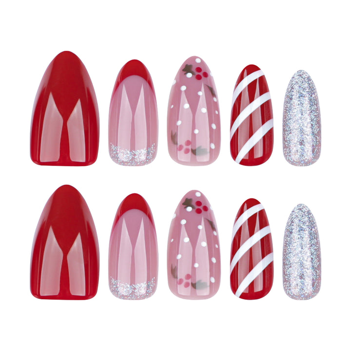 Creative nail art with Christmas motifs Stornfield