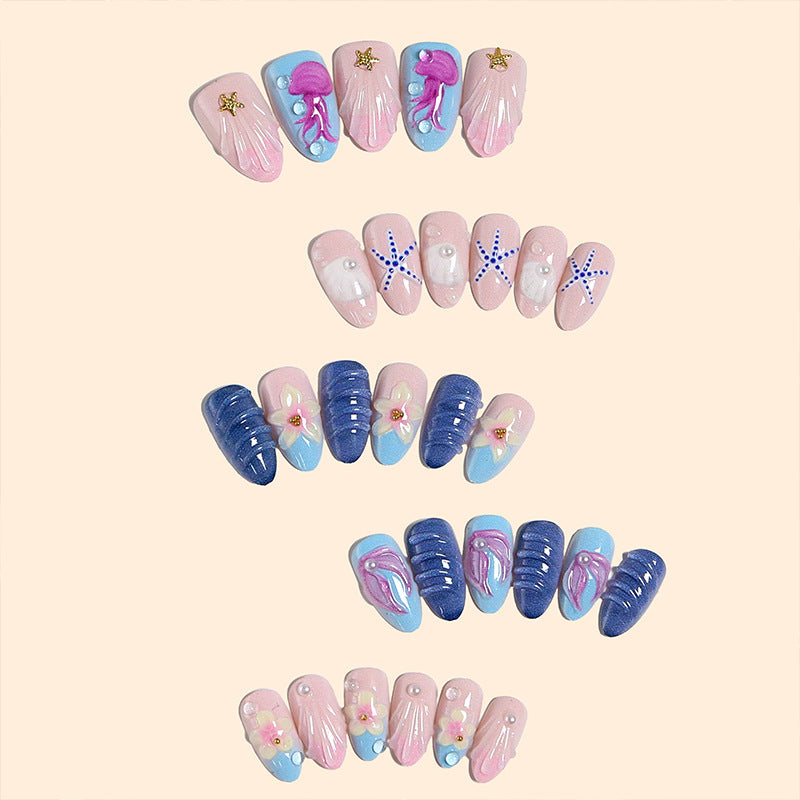 Artistic Nail Tips in Maritime Style Stornfield