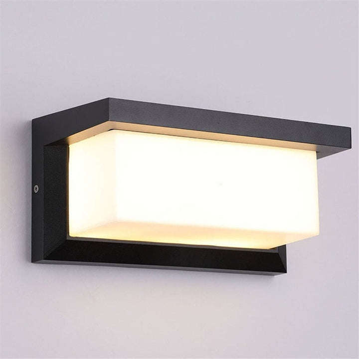 Horizontal LED Outdoor Lamp | Stornfield