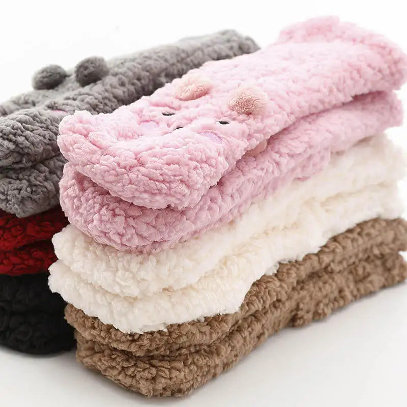 Warm, fluffy bear socks | Stornfield