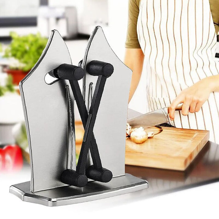 Knife sharpener for straight and serrated blades | Stornfield