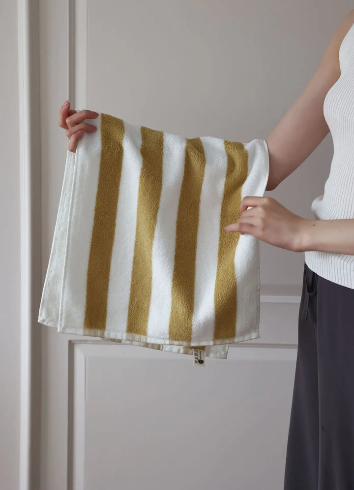 RetroStripe Luxe Cotton Towel – Striped Cotton Towel in Hotel Quality | Stornfield