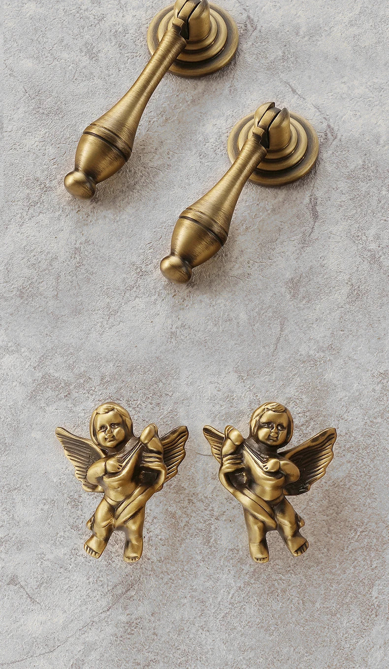 Bronvella ArcRetro Furniture Handle in Antique Copper Stornfield