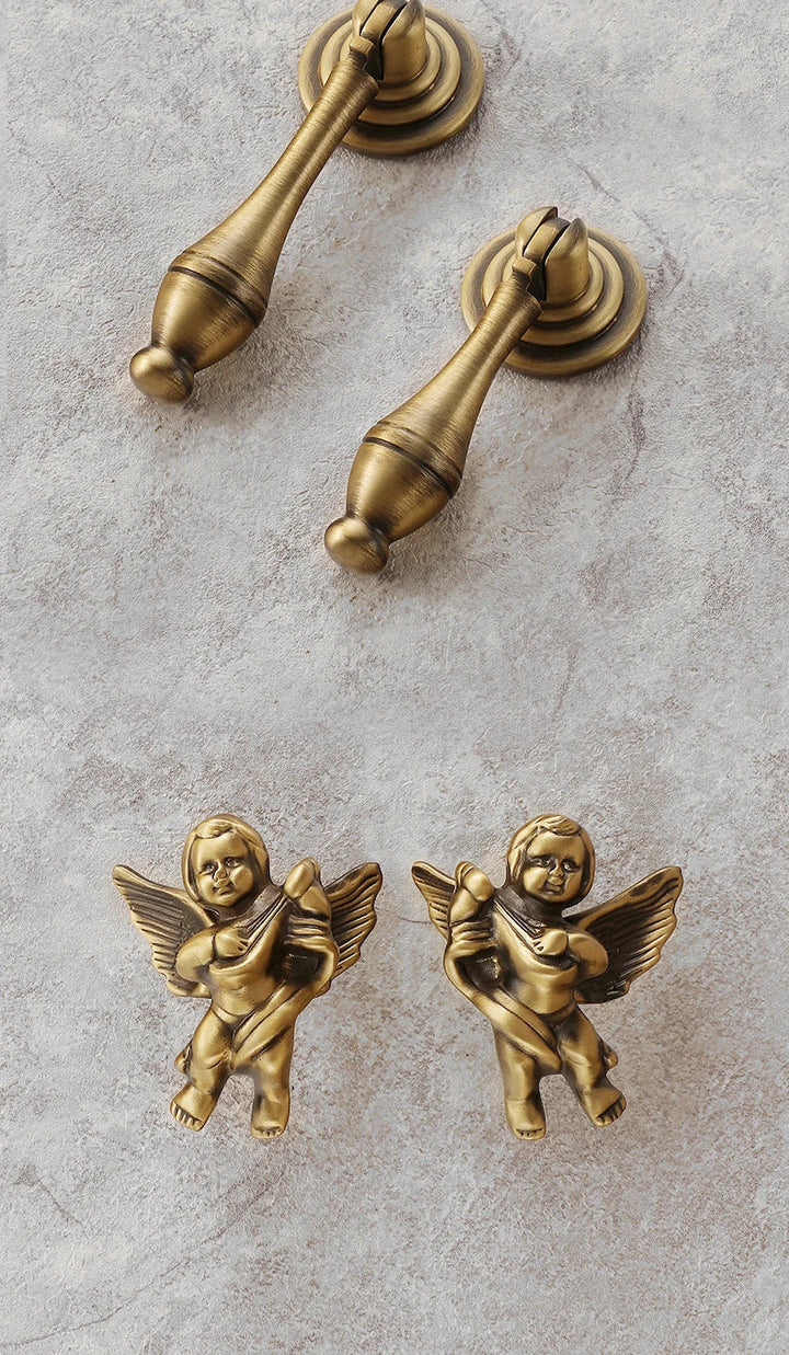 Bronvella ArcRetro Furniture Handle in Antique Copper Stornfield