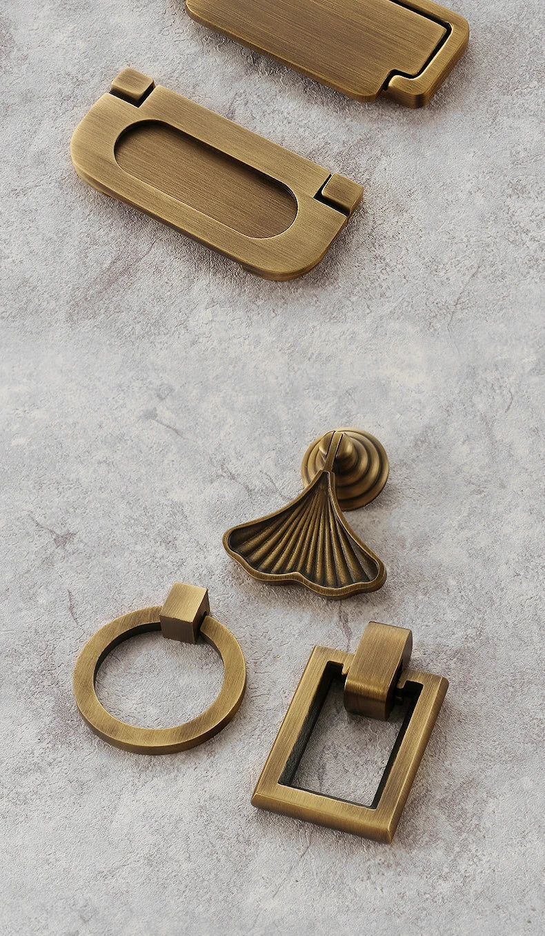 Bronvella ArcRetro Furniture Handle in Antique Copper Stornfield
