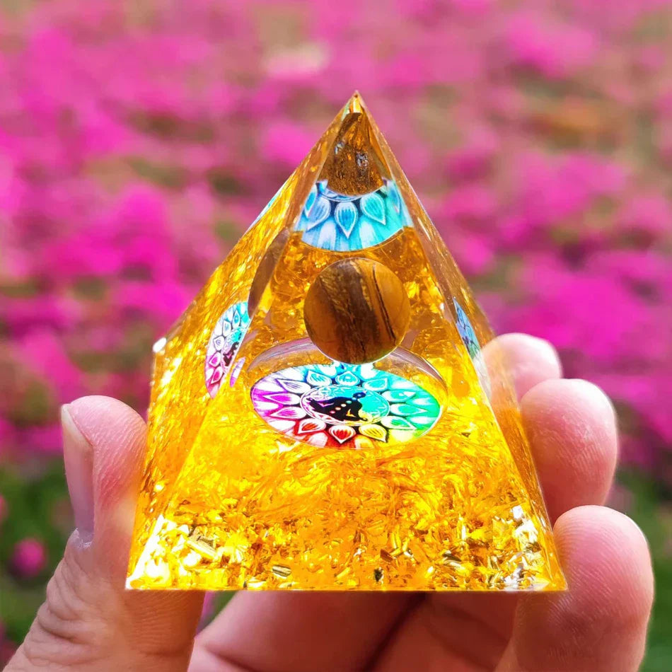 Orgonite Pyramid with Amethyst Pendulum – Energy, Protection and Decoration | Stornfield