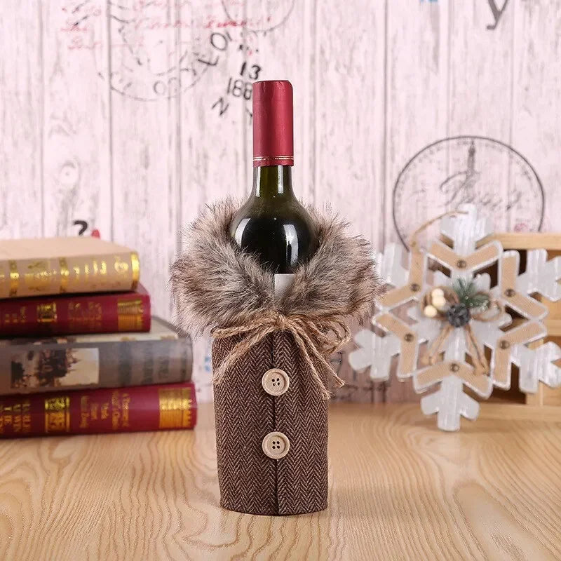 Christmas bottle cover with fur collar – festive cover for wine bottles, gnome decoration for Christmas, perfect as gift wrapping | Stornfield