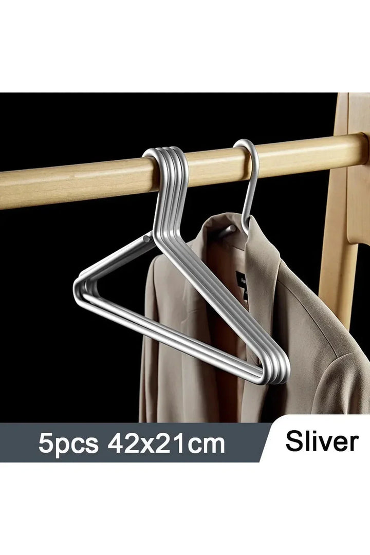 Stornfield | LuxeLine Metal Pendant