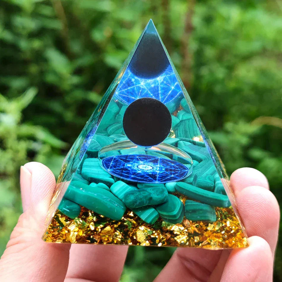 Orgonite Pyramid with Amethyst Pendulum – Energy, Protection and Decoration | Stornfield