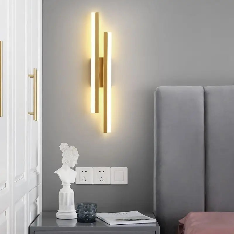 Stornfield | Modern LED Wall Light: Decorative Black/Gold Acrylic Lighting