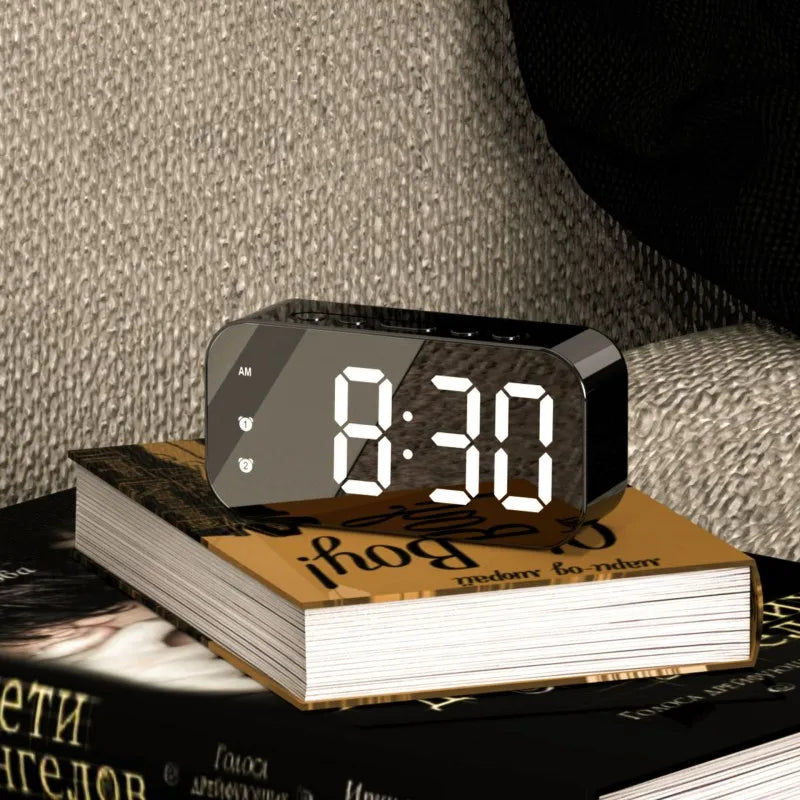 Modern LED alarm clock with temperature display and dual alarm function – Perfect for bedroom, office, and as stylish nightstand decoration | Stornfield