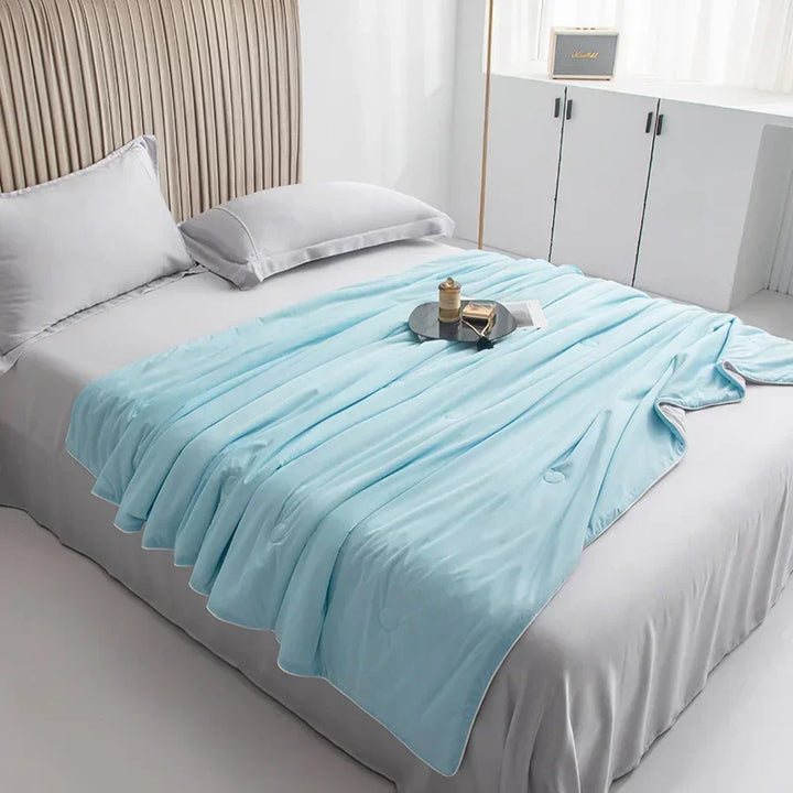 High-Quality Cooling Blanket – Smooth Air-Conditioning Comforter, Lightweight Summer Quilt with Double-Sided Cooling Fabric | Stornfield