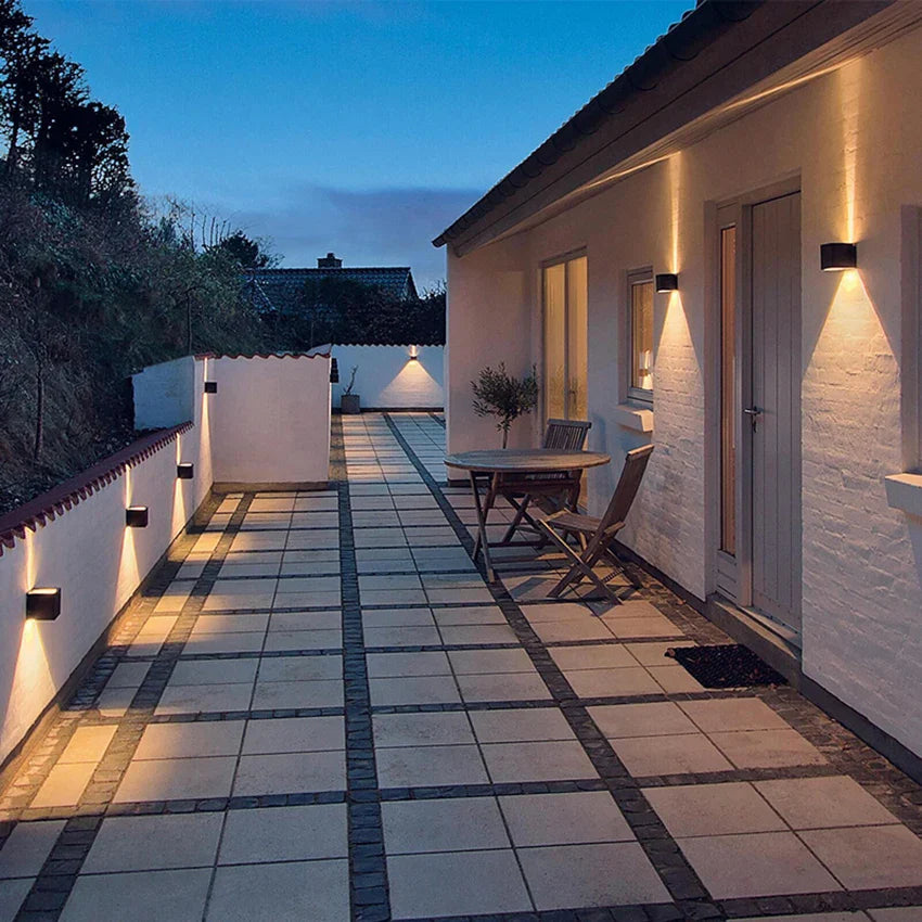 Outdoor LED wall light | Stornfield