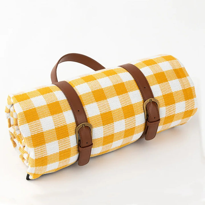NovaPlaid | Waterproof foldaStornfielde picnic Stornfieldanket with carry strap | Stornfield