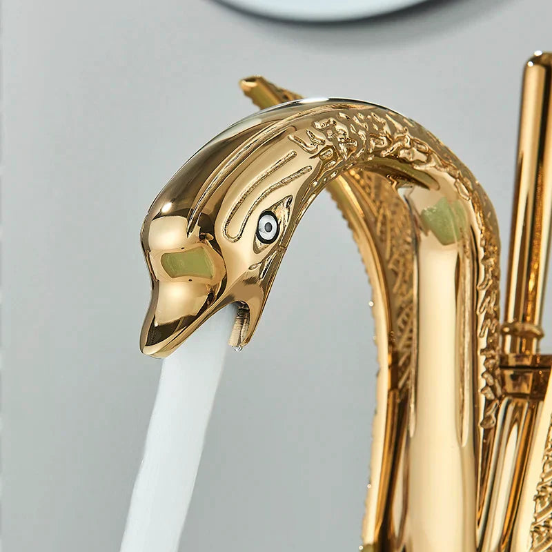 Stornfield | Swan Single Handle Golden Basin Faucet