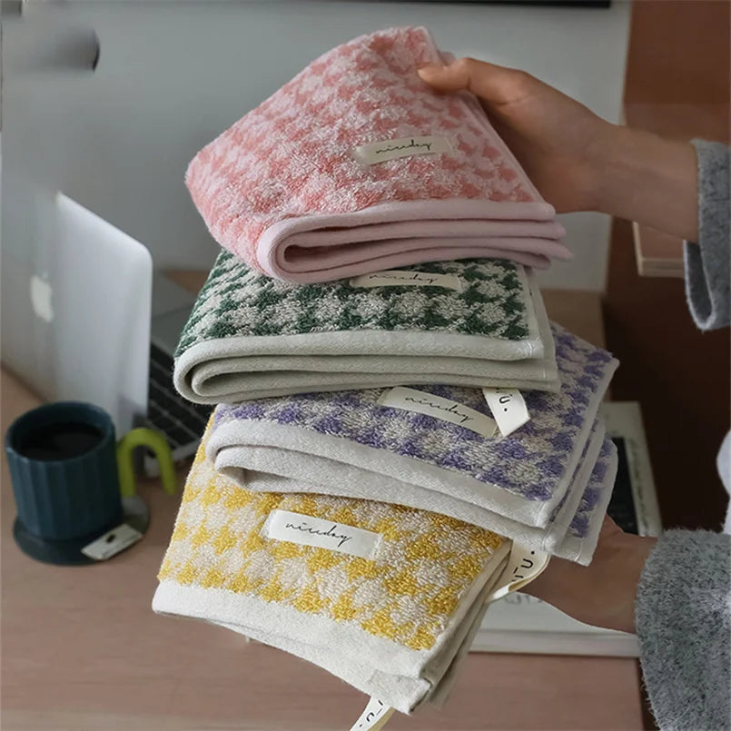 HoundLuxe Vintage Houndstooth Cotton Face Cloth Stornfield