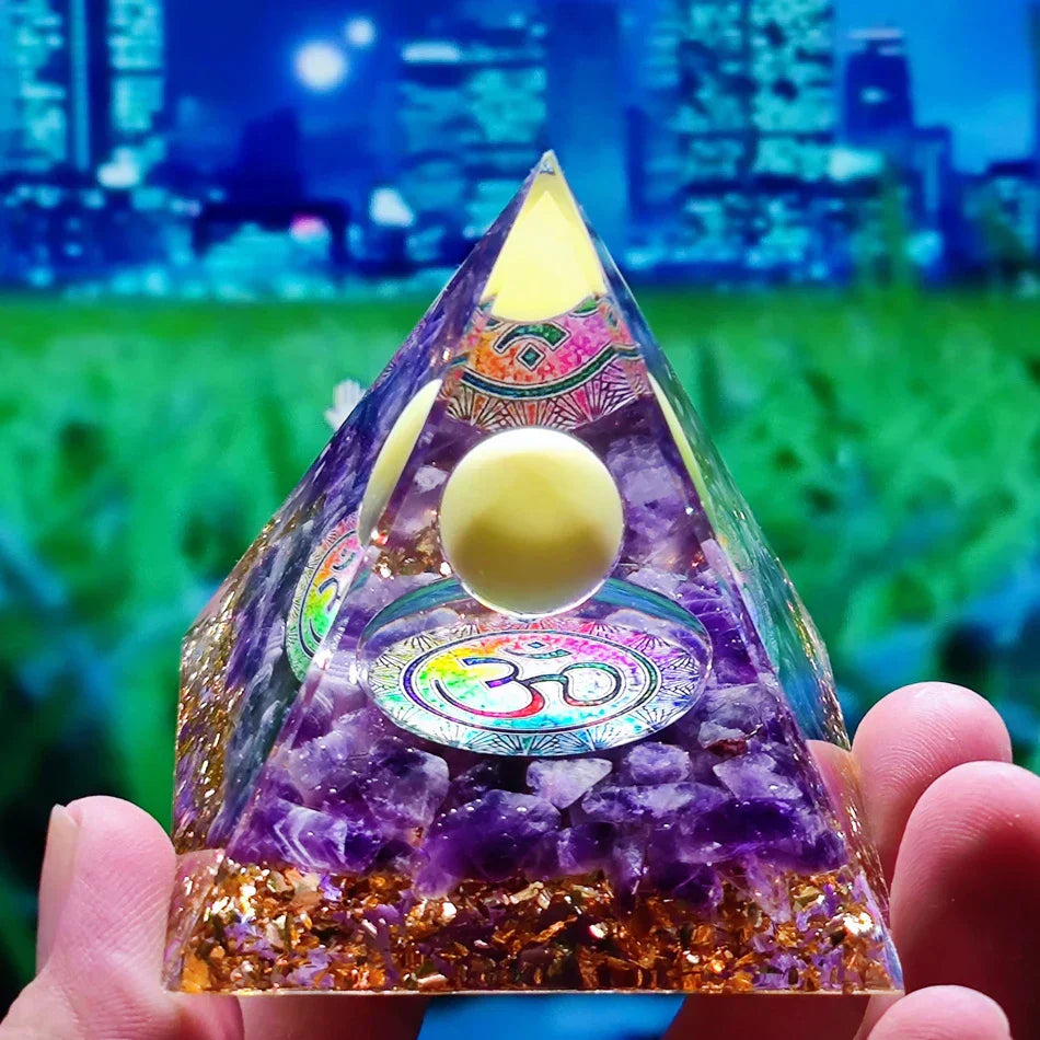 Orgonite Pyramid with Amethyst Pendulum – Energy, Protection and Decoration | Stornfield