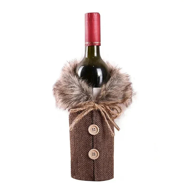 Christmas bottle cover with fur collar – festive cover for wine bottles, gnome decoration for Christmas, perfect as gift wrapping | Stornfield