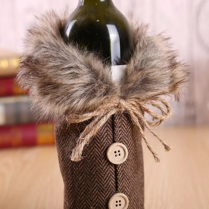 Christmas bottle cover with fur collar – festive cover for wine bottles, gnome decoration for Christmas, perfect as gift wrapping | Stornfield