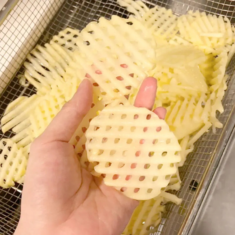 Stornfield | CrissChef Potato Slicer | Grid Shape & Stainless Steel | Creative Vegetable Chips | Wooden Handle