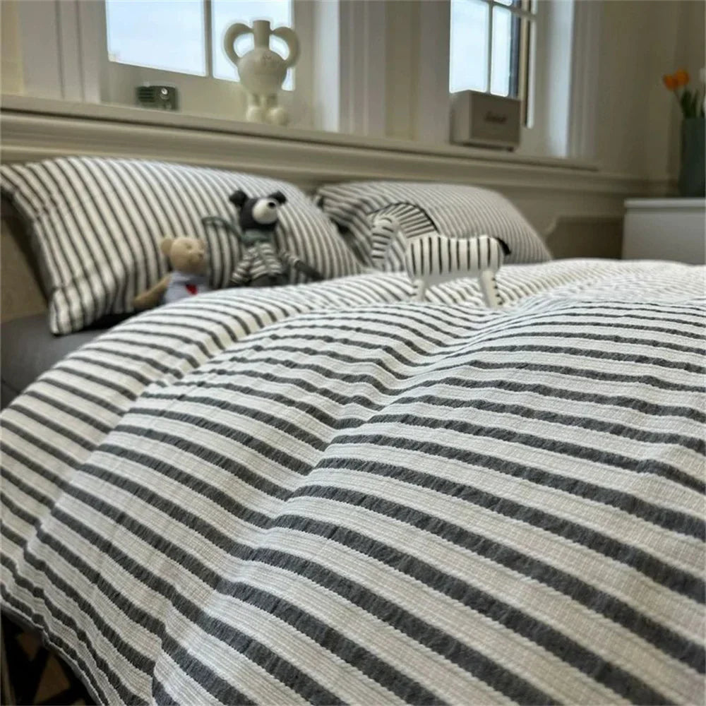 Stornfield | Minimalist Striped Bedding Set