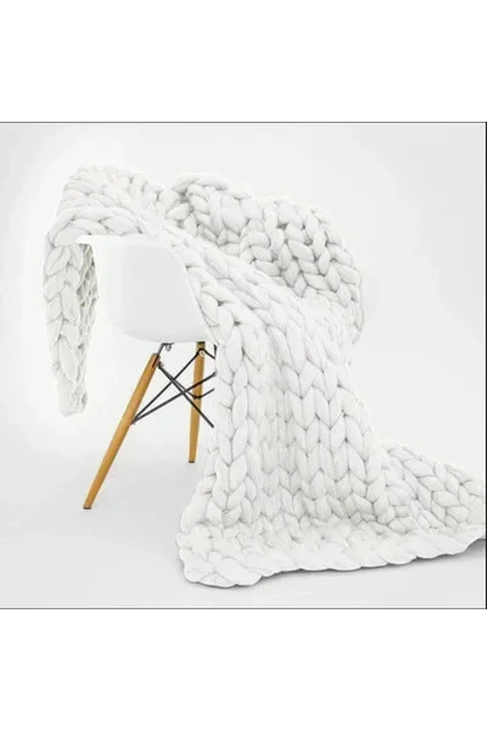 Stornfield | Thick Knitted and Cozy Blanket