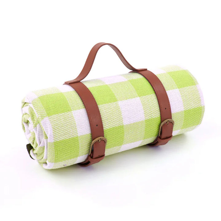 NovaPlaid | Waterproof foldaStornfielde picnic Stornfieldanket with carry strap | Stornfield
