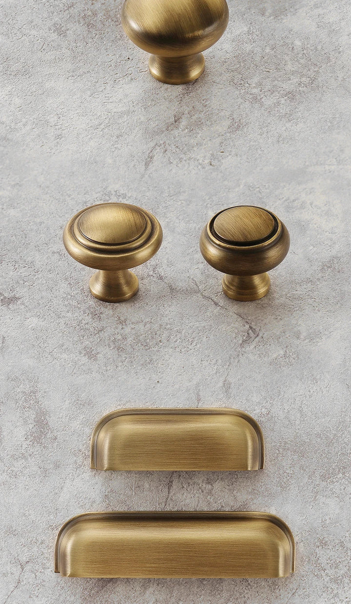 Bronvella ArcRetro Furniture Handle in Antique Copper Stornfield