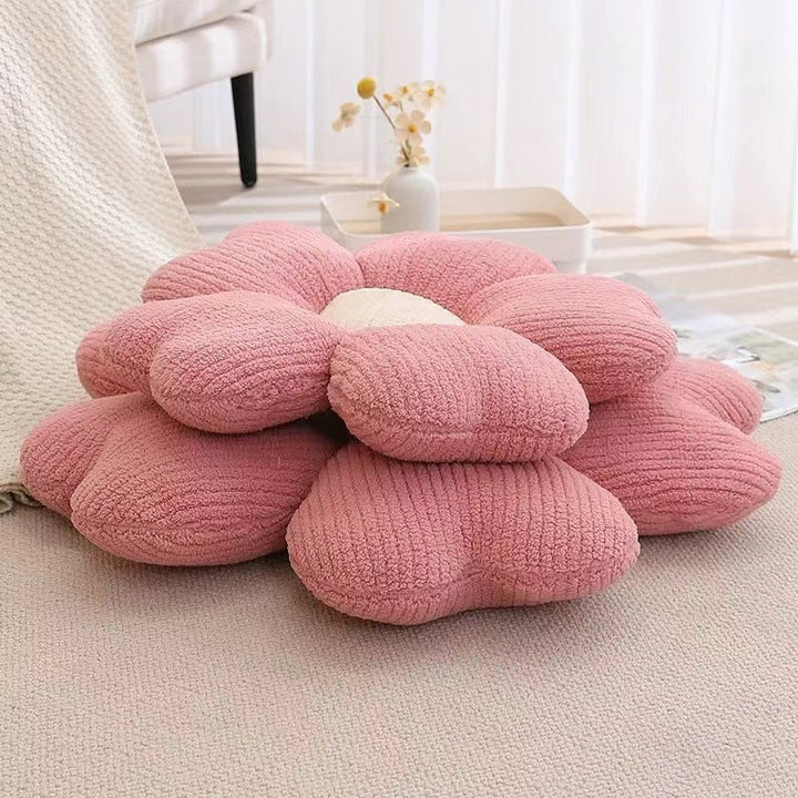 Stornfield | Floral Clover Fuzzy Cushion