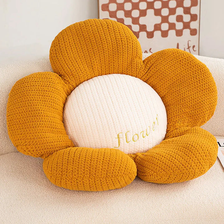 Stornfield | Daisy Cushion
