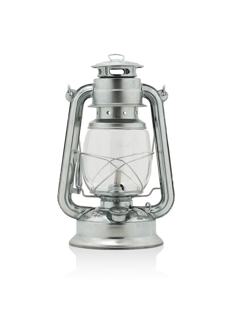 Nostalgic Camping Side Outdoor Kerosene Lantern Lamp | Stornfield