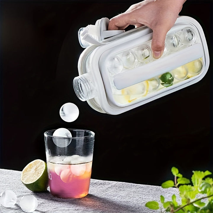 Space-saving ice cube maker for refreshing delicacies at home | Stornfield