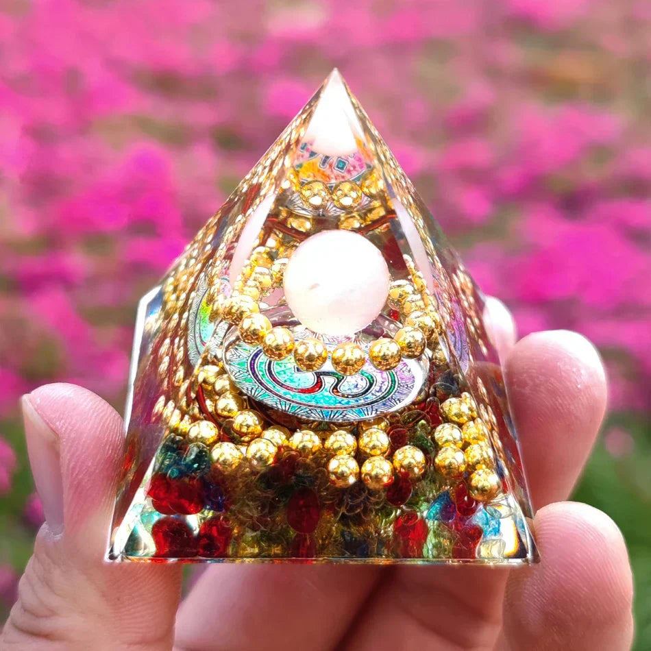 Orgonite Pyramid with Amethyst Pendulum – Energy, Protection and Decoration | Stornfield