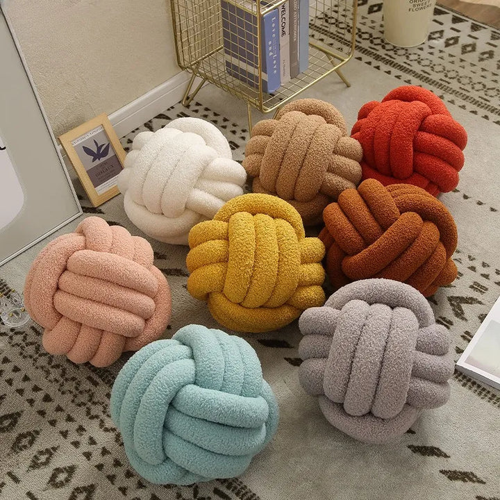 Stornfield | Cushion - Comfortable - Hand-knotted ball - Sheepskin
