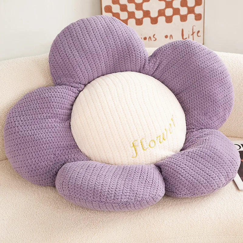 Stornfield | Daisy Cushion