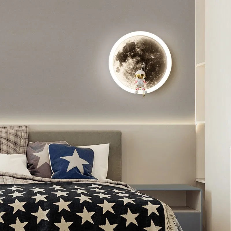 Stornfield | Astronaut on the Moon Wall Lamp