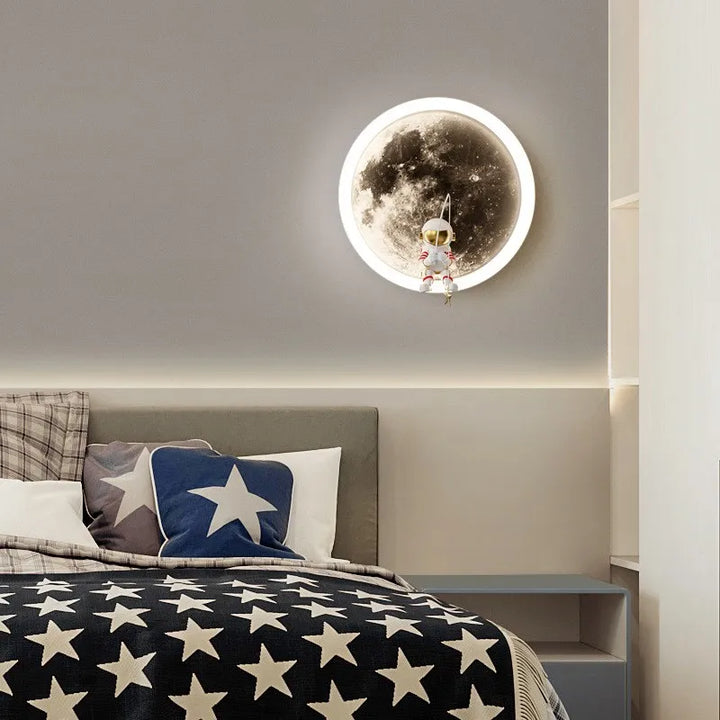 Stornfield | Astronaut on the Moon Wall Lamp