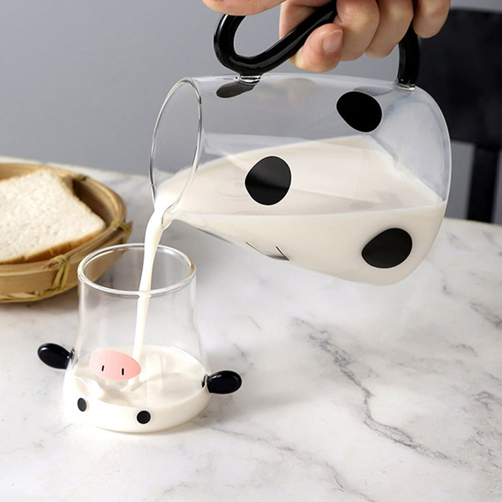 Joli pichet en verre vache avec tasse