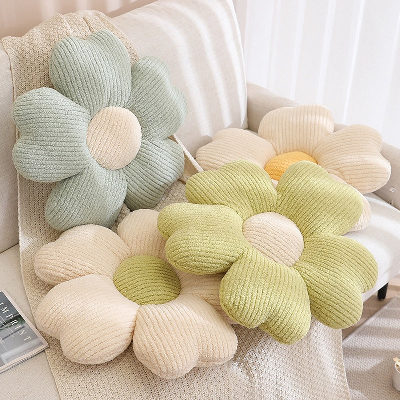 Stornfield | Floral Clover Fuzzy Cushion